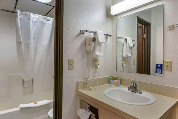  - Howard Johnson Inn Billings - I-90, Exit 446