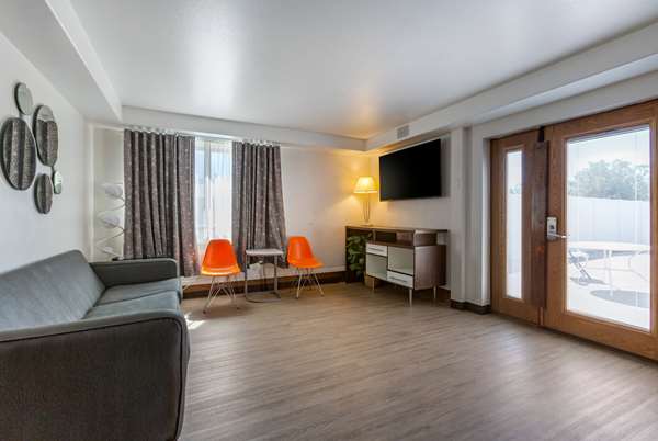 Suite - Howard Johnson Inn Billings - I-90, Exit 446