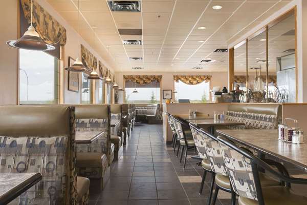Restaurant - Super 8 Hotel Drayton Valley