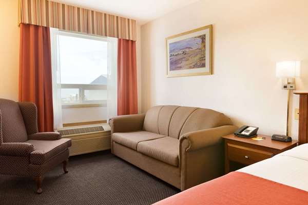  - Super 8 Hotel Drayton Valley