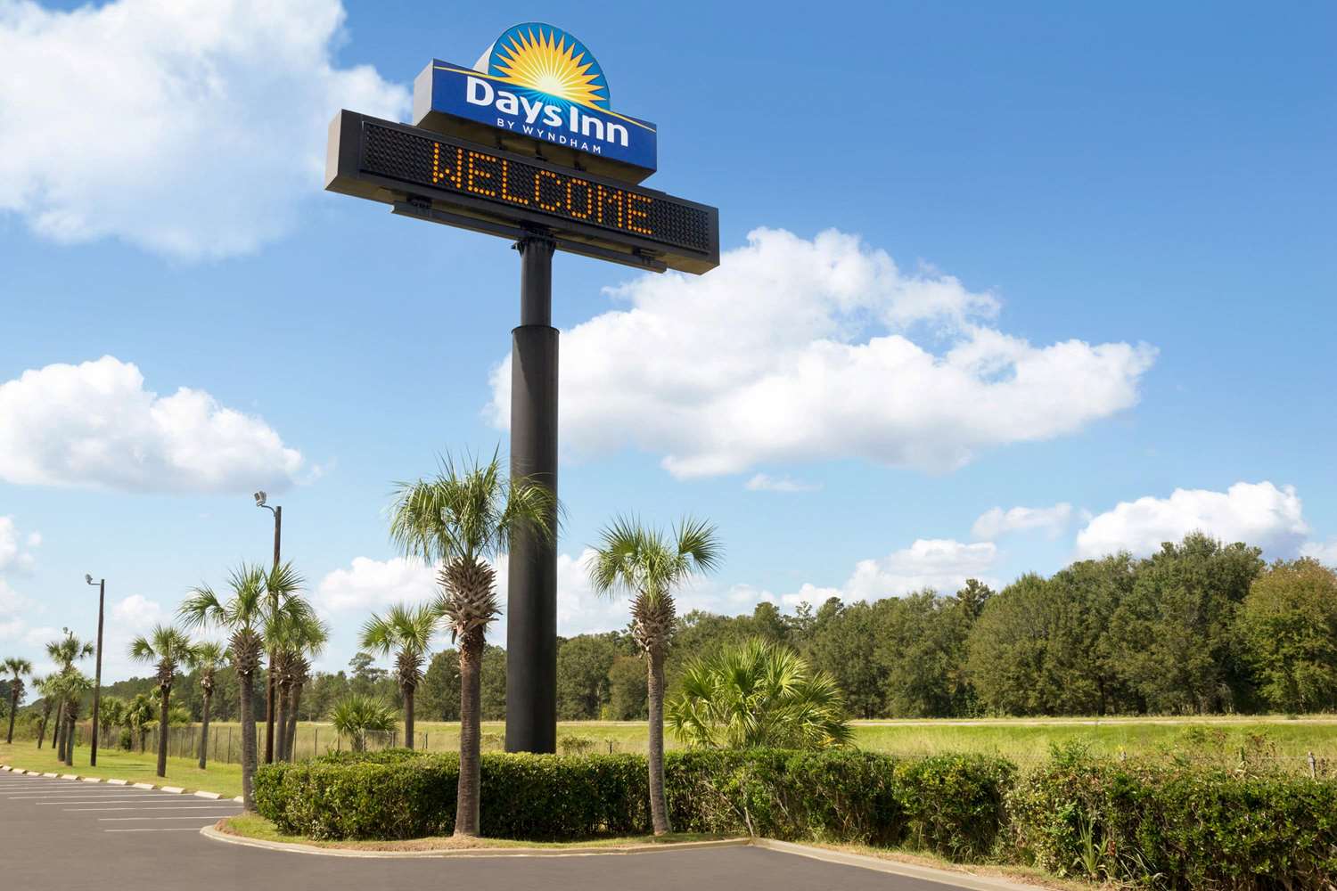 Days Inn US 17 Hardeeville I95, Exit 5, SC See Discounts