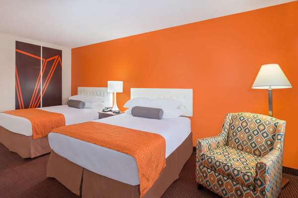  - Howard Johnson Inn Vero Beach - I-95, Exit 147