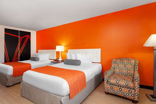  - Howard Johnson Inn Vero Beach - I-95, Exit 147