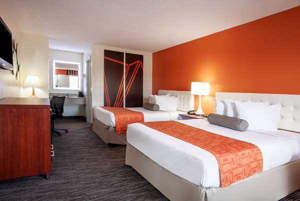  - Howard Johnson Inn Vero Beach - I-95, Exit 147