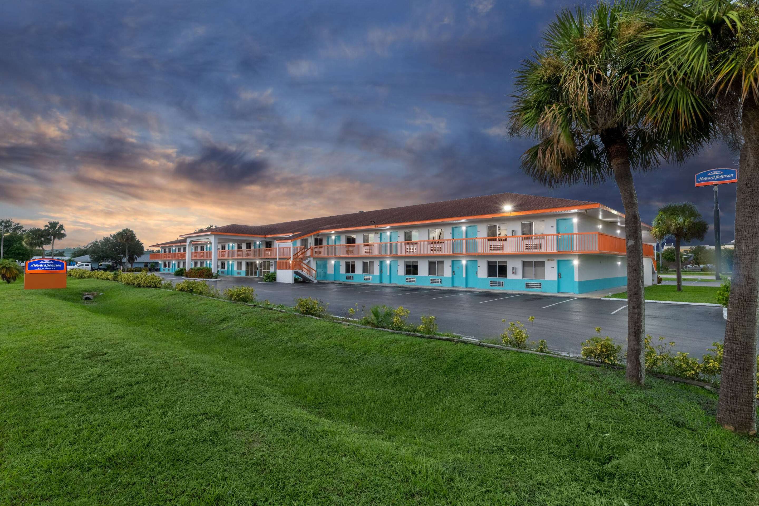Exterior | Howard Johnson by Wyndham Vero Beach/I-95