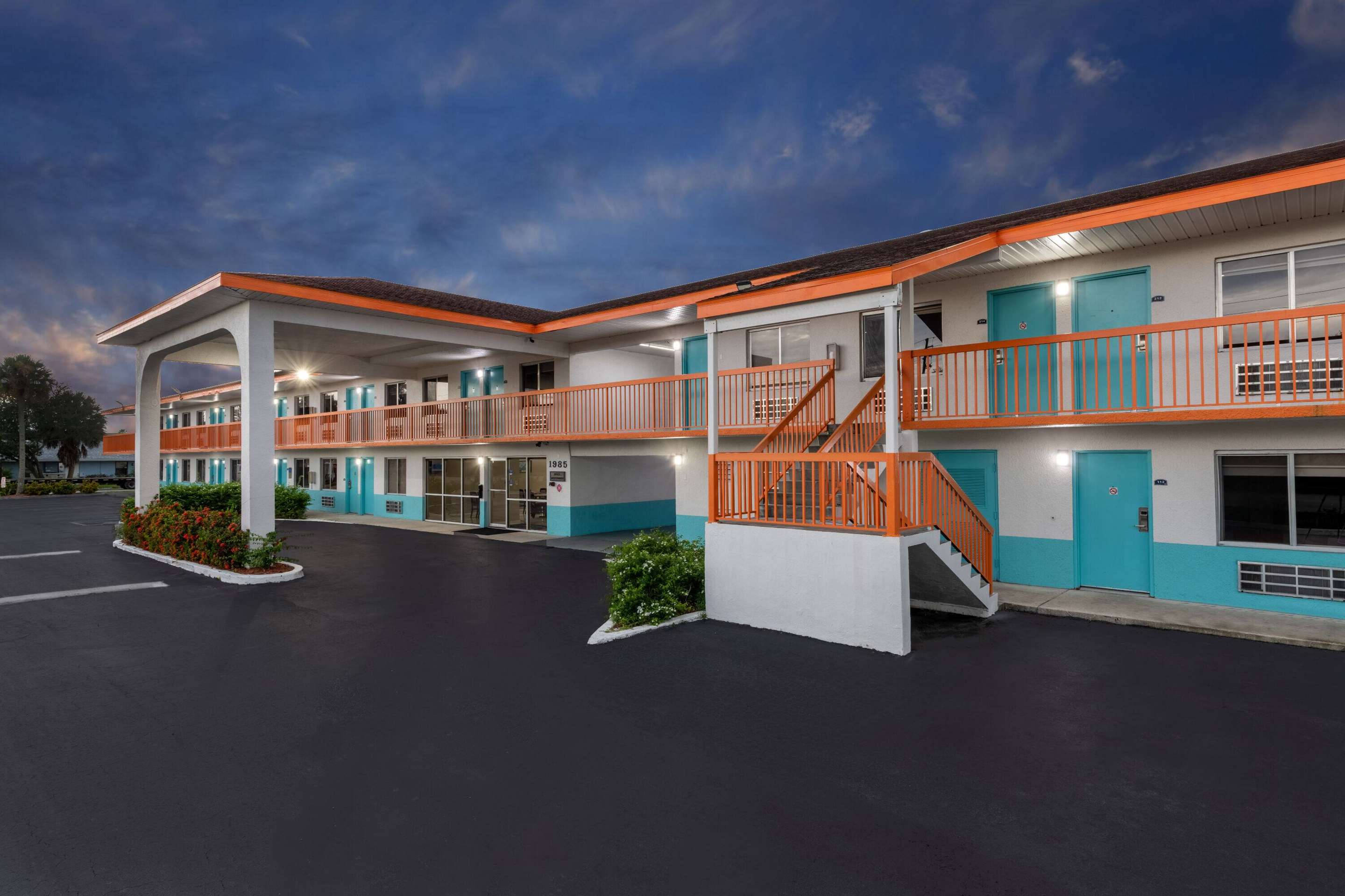Exterior | Howard Johnson by Wyndham Vero Beach/I-95