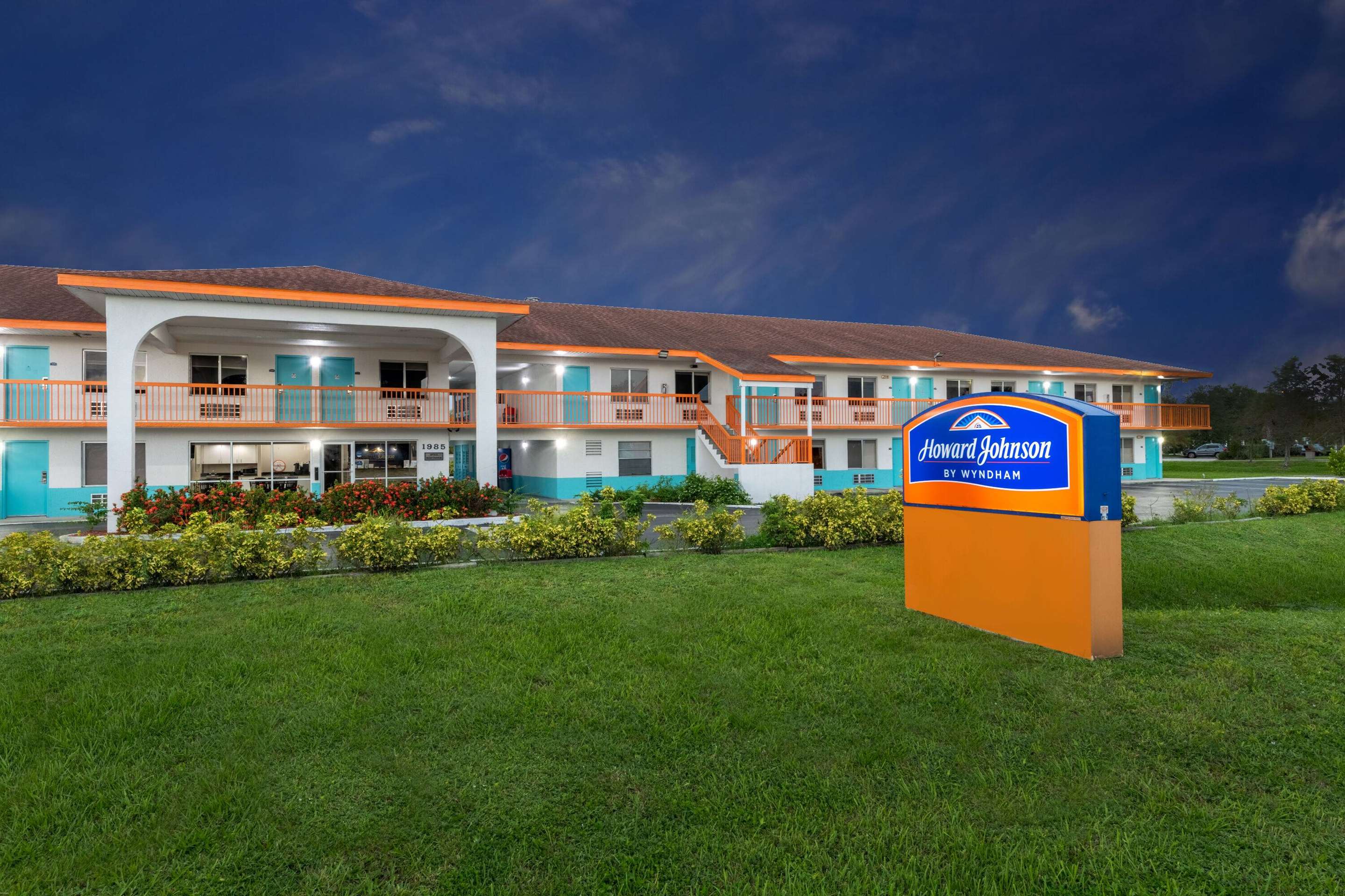 Exterior | Howard Johnson by Wyndham Vero Beach/I-95