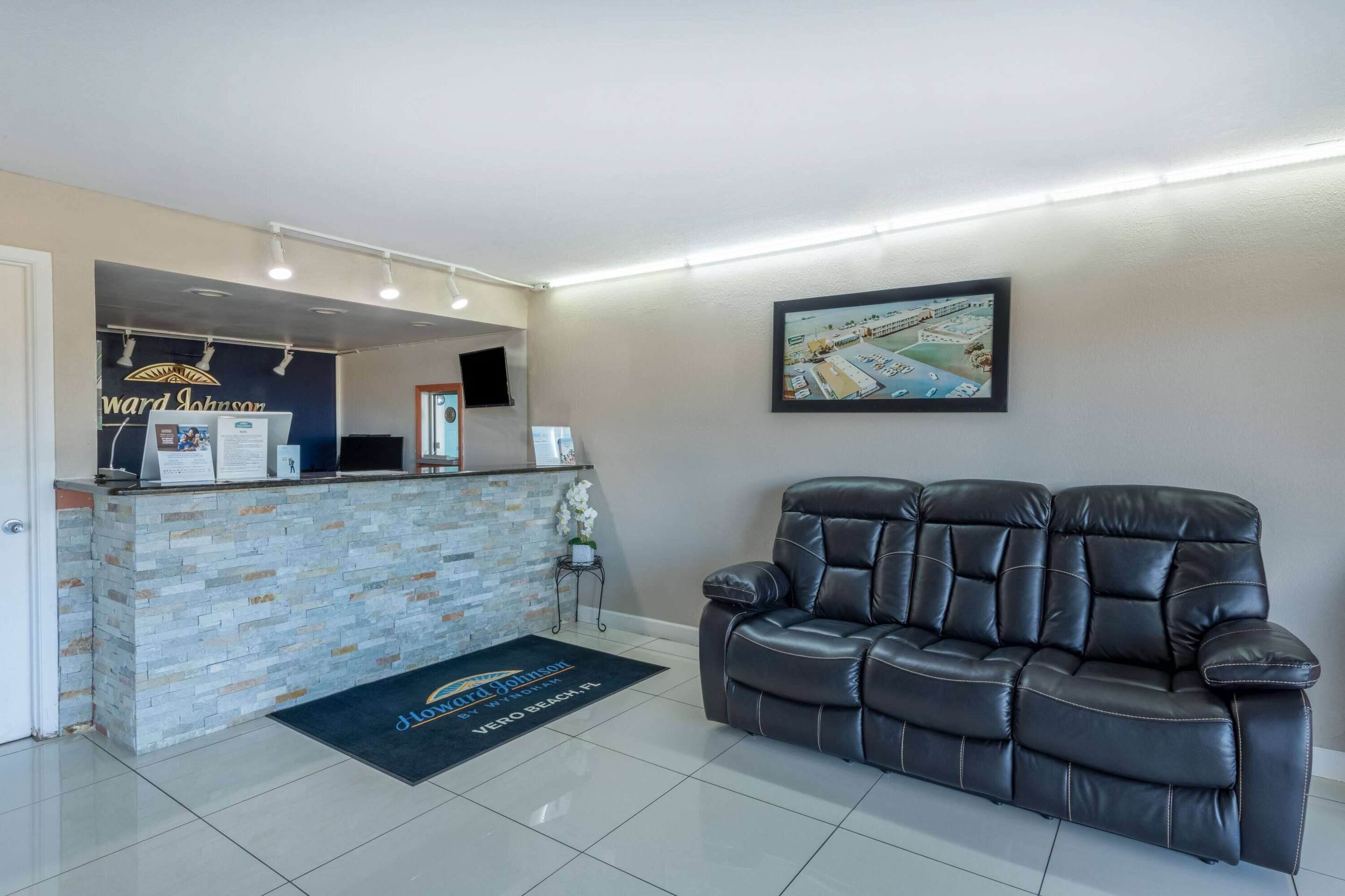 Lobby | Howard Johnson by Wyndham Vero Beach/I-95