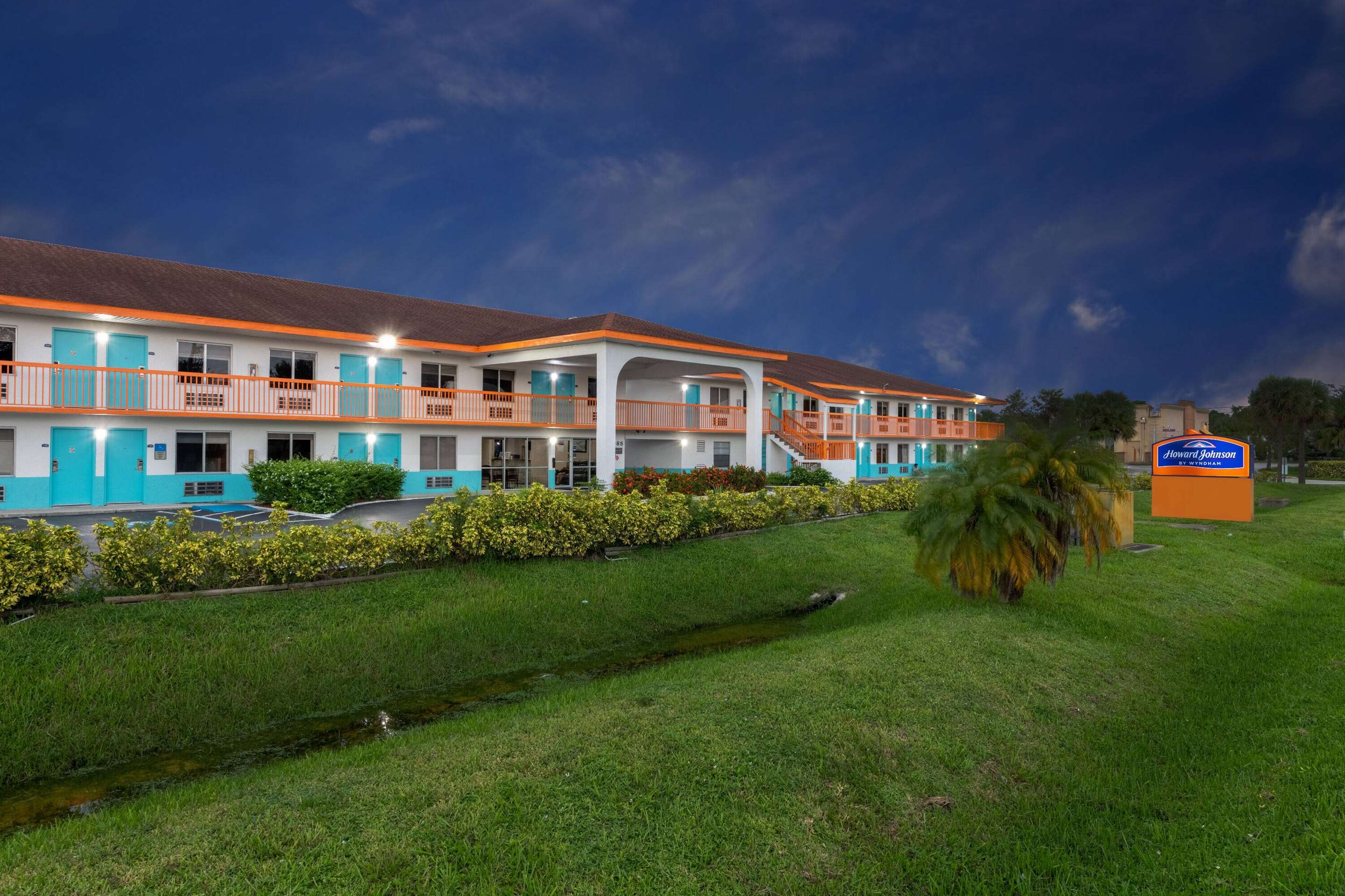 Exterior | Howard Johnson by Wyndham Vero Beach/I-95