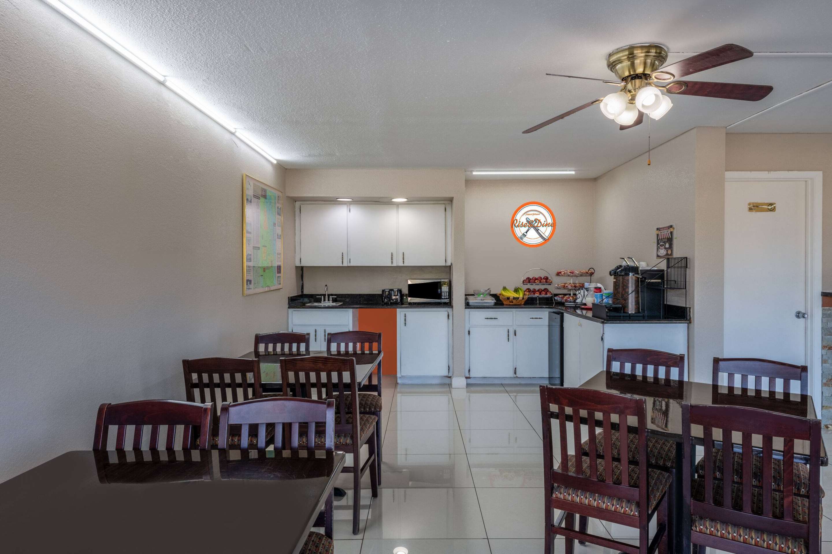 Property amenity | Howard Johnson by Wyndham Vero Beach/I-95