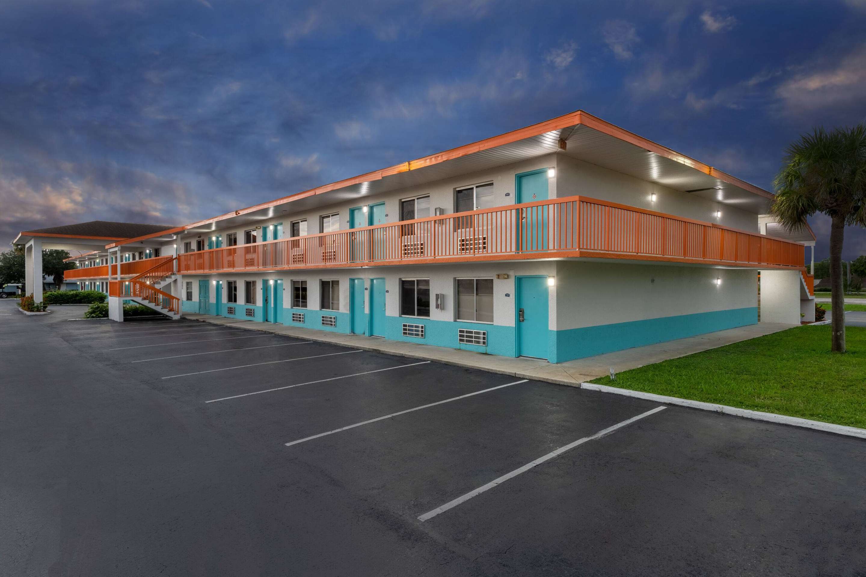 Exterior | Howard Johnson by Wyndham Vero Beach/I-95