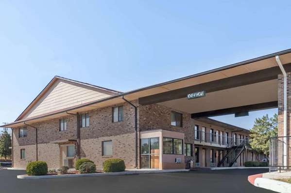 Exterior view - Travelodge Clarksville - I-24, Exit 4
