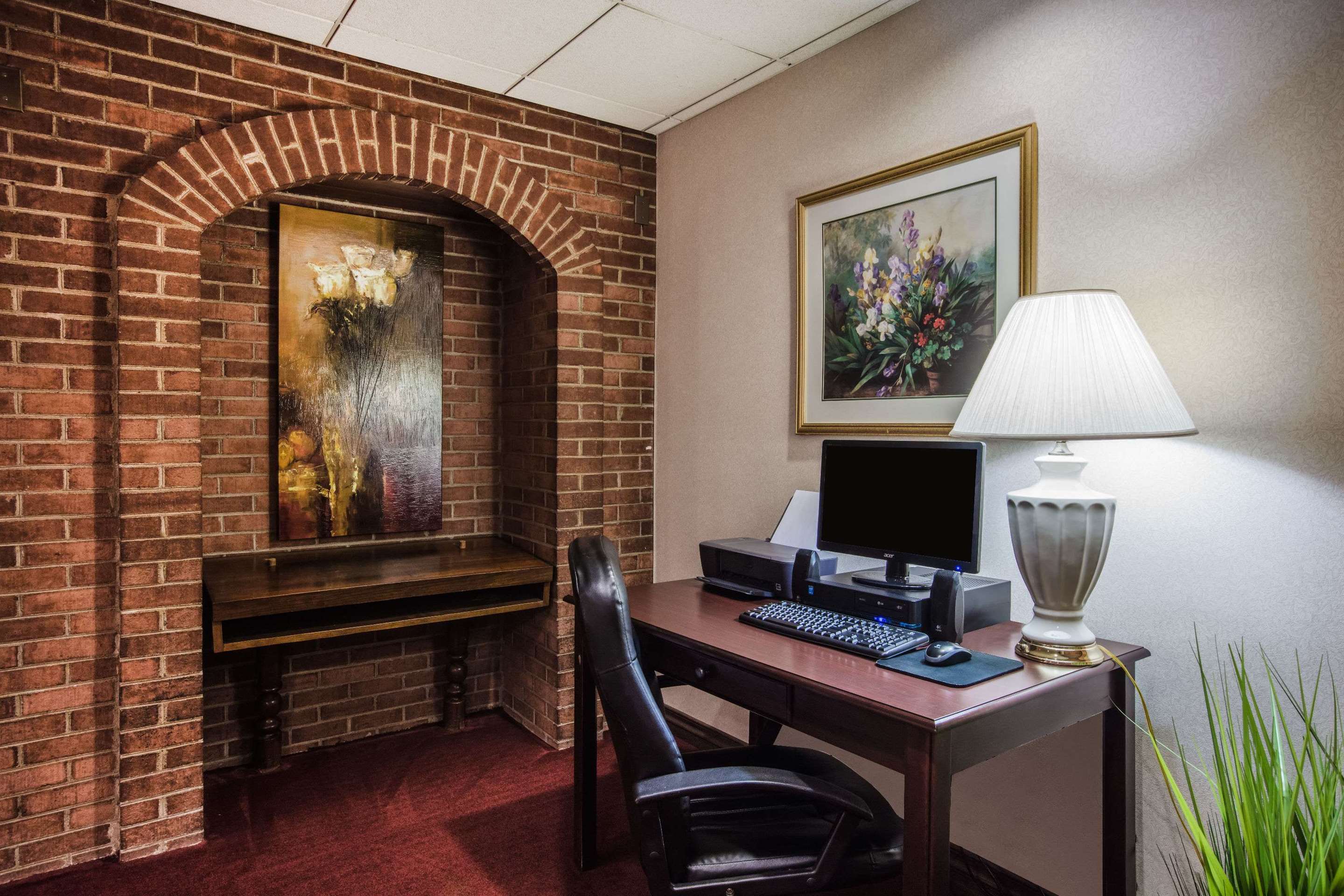 Business Center | Ramada by Wyndham Ligonier