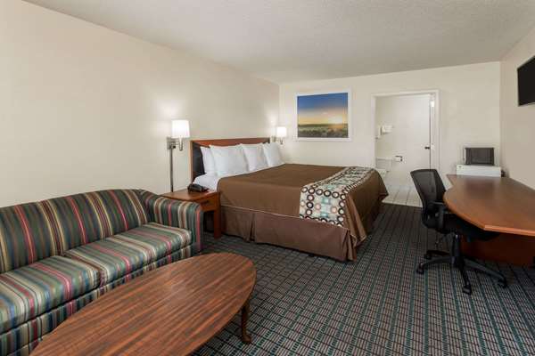 Suite - Days Inn Dillon - I-95, Exit 193