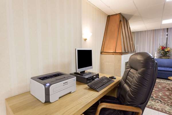 Conference Area - Ramada Inn Triangle - I-95, Exit 150