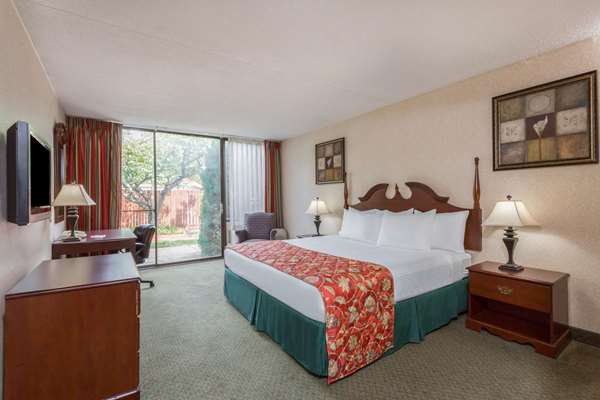  - Ramada Inn Triangle - I-95, Exit 150