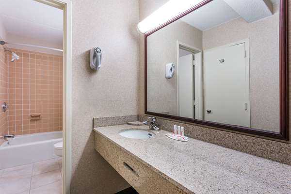  - Ramada Inn Triangle - I-95, Exit 150