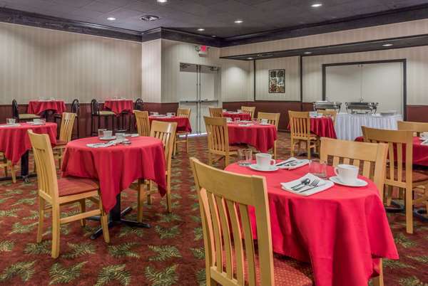Restaurant - Ramada Inn Triangle - I-95, Exit 150