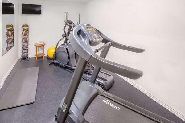 Fitness/ Exercise Room - Days Inn Eureka