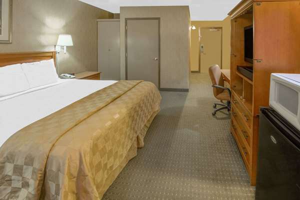  - Days Inn Eureka