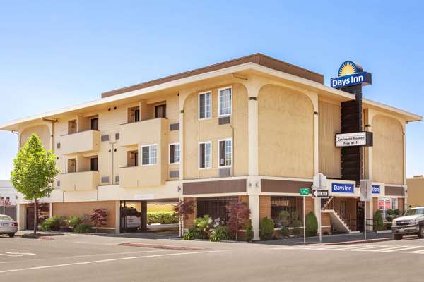 Exterior view - Days Inn Eureka