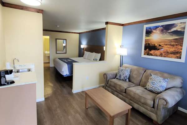  - Days Inn & Suites Fredericksburg