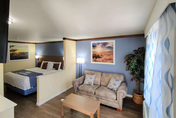  - Days Inn & Suites Fredericksburg