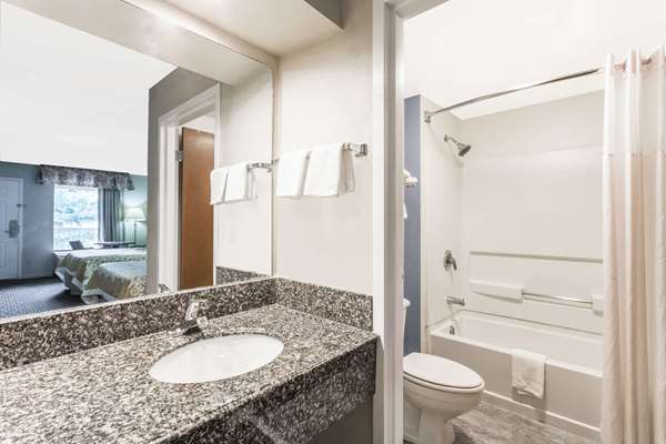  - Days Inn Franklin - I-65, Exit 65