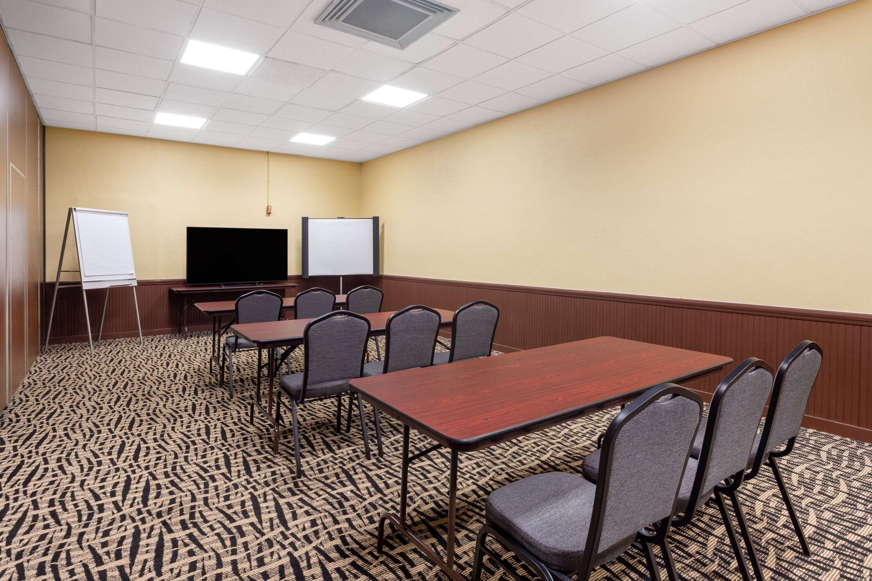 Meeting Room | Days Inn by Wyndham Titusville Kennedy Space Center