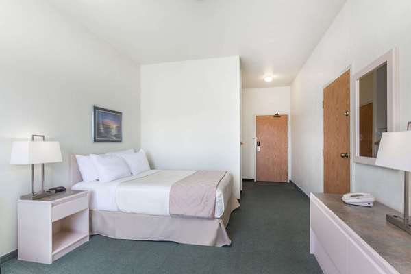  - Super 8 Hotel Dauphin