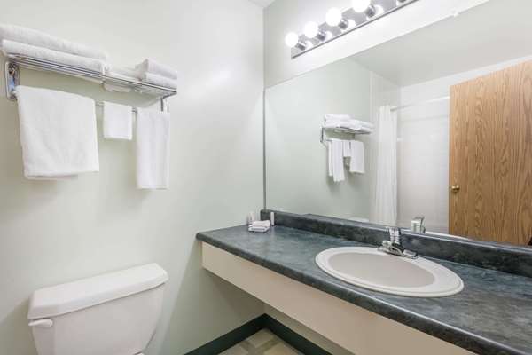  - Super 8 Hotel Dauphin