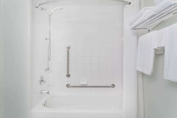  - Super 8 Hotel Dauphin