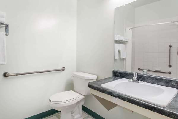  - Super 8 Hotel Dauphin