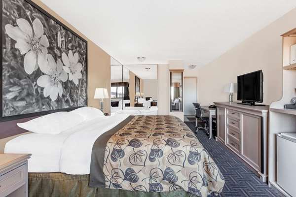 Suite - Super 8 Motel Stettler