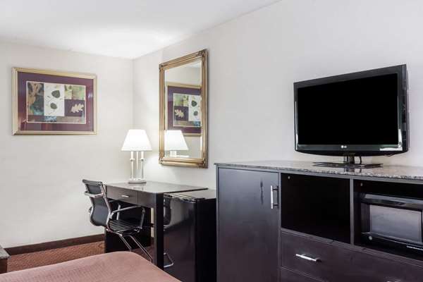  - Howard Johnson Inn Airport Newark - I-78, Exit 58B