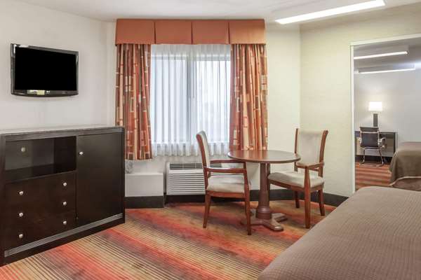  - Howard Johnson Inn Airport Newark - I-78, Exit 58B