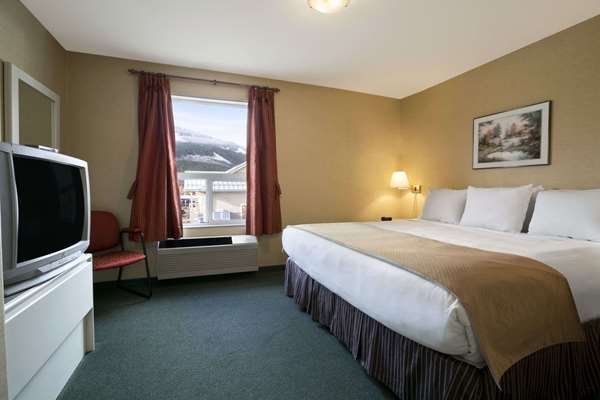 Suite - Super 8 Motel Revelstoke