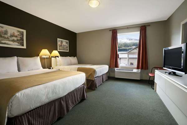 Suite - Super 8 Motel Revelstoke