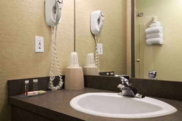  - Super 8 Motel Revelstoke