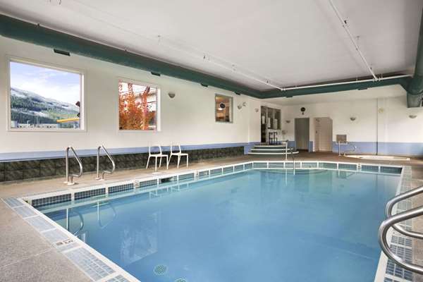 Pool - Super 8 Motel Revelstoke