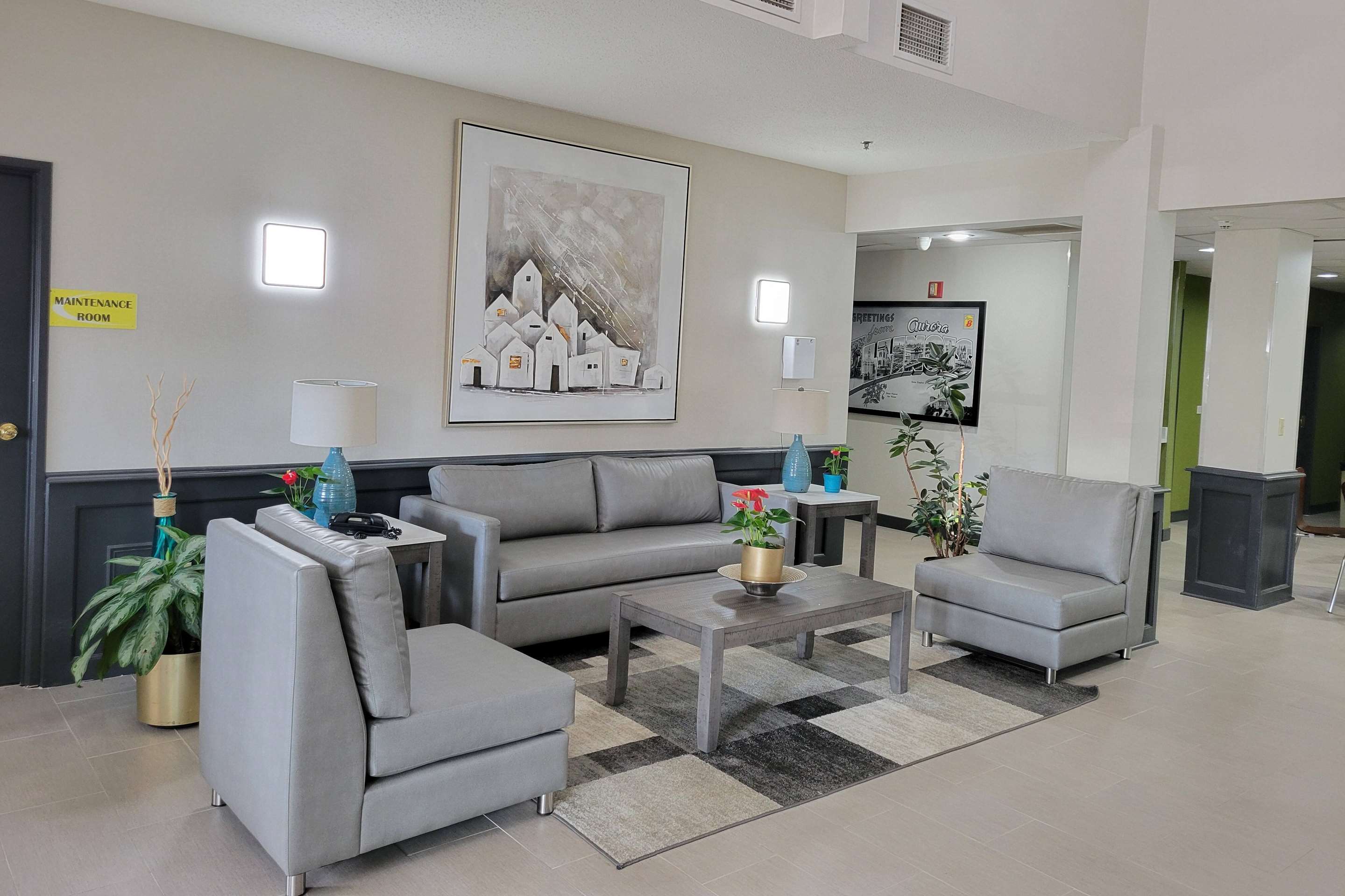 Lobby | Super 8 by Wyndham Aurora/Naperville Area