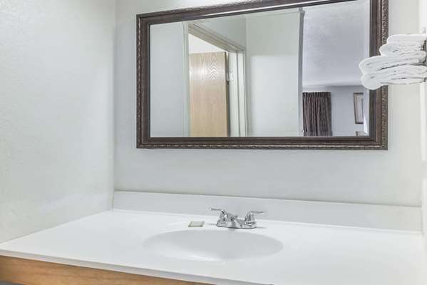  - Super 8 Motel Plum