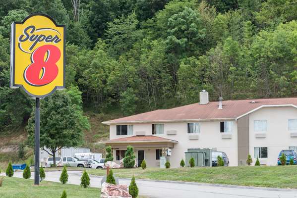 Exterior view - Super 8 Motel Plum