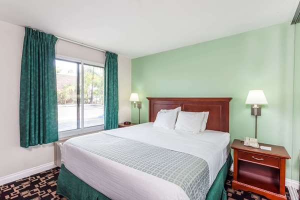  - Ramada Limited Hotel Oceanside - I-5, Exit 53