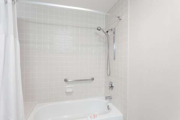  - Ramada Limited Hotel Oceanside - I-5, Exit 53