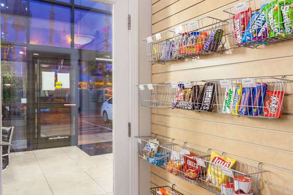  - Ramada Limited Hotel Oceanside - I-5, Exit 53