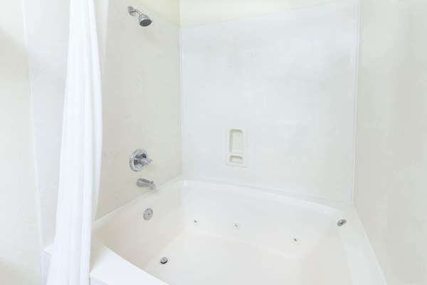  - Super 8 Hotel Downtown Tulsa - I-44, Exit 231