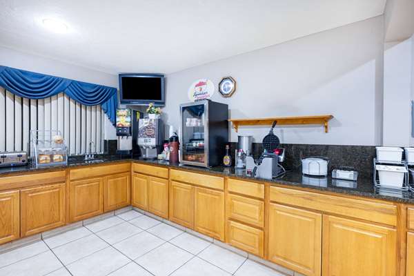  - Super 8 Motel Richfield - I-70, Exit 40