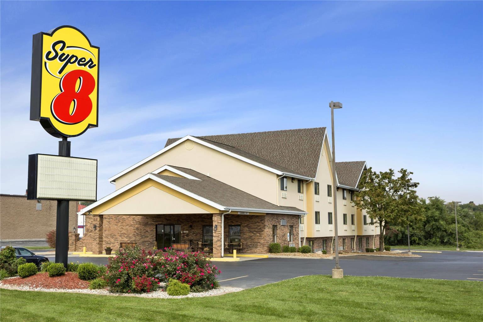 Super 8 Alton