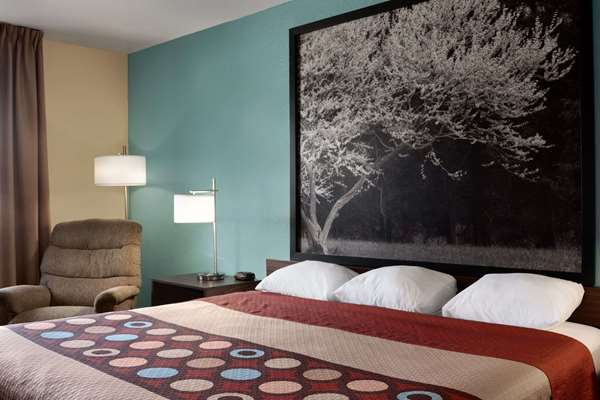  - Super 8 Hotel Effingham - I-57 & I-70, Exit 160